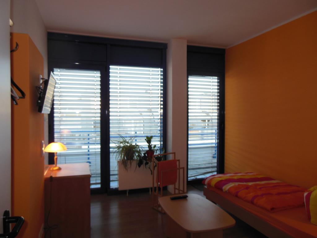 Lut10Her Sky-Fly Hotel Leipzig Værelse billede